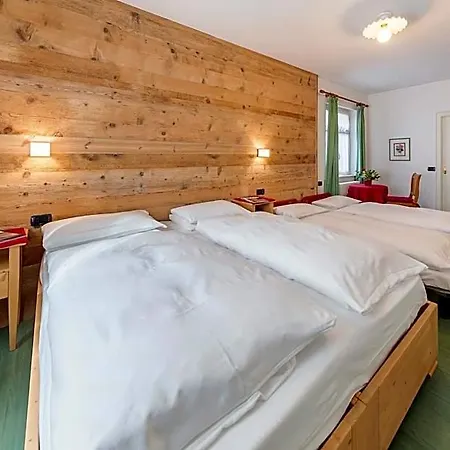 Hotel Oasi 2*